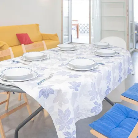 Dom wakacyjny Villa Flores Dehor Privato E Giardino Centro Citta, 450M Mare *